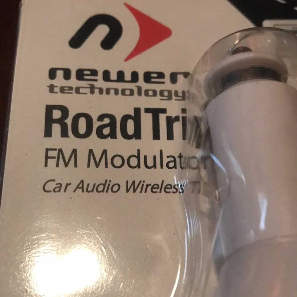 RoadTrip FM Modulator Car Radio Wireless Transmitter NWT